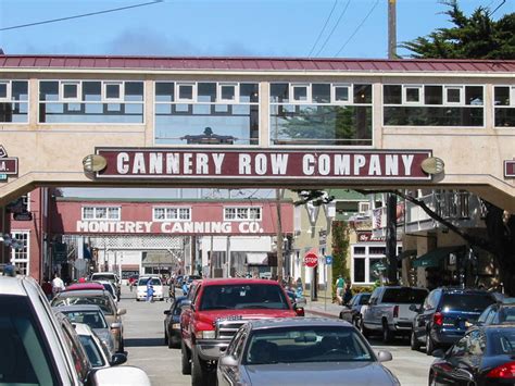  Cannery Row: Un tableau vivant de la beauté brute et du chaos joyeux